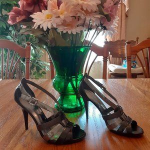 GUESS  Shoes size 8M